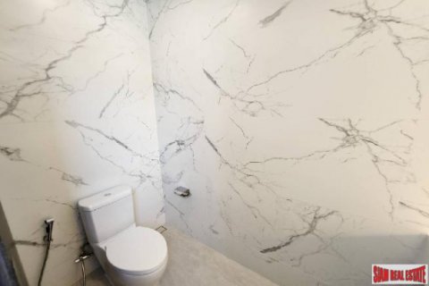 Квартира в Бангкоке, Таиланд с 2 спальнями  № 125656 - фото 6