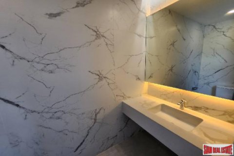 Квартира в Бангкоке, Таиланд с 2 спальнями  № 125656 - фото 5