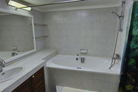 Condo in Pattaya, Thailand, 2 bedrooms  № 119663 - photo 25