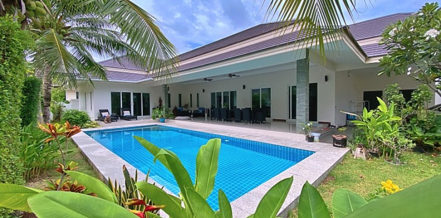 House in Hua Hin, Thailand 3 bedrooms № 125160