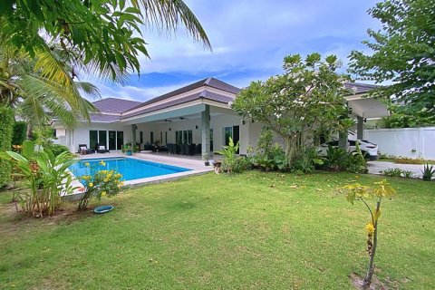 House in Hua Hin, Thailand 3 bedrooms № 125160 - photo 2