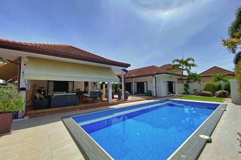 House in Hua Hin, Thailand 4 bedrooms № 125161 - photo 1