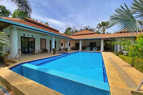 House in Hua Hin, Thailand 3 bedrooms № 125156 - photo 1