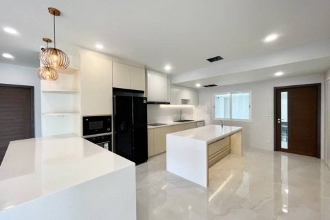 Villa à Bang Tao, Thaïlande 4 chambres № 132809 - photo 9