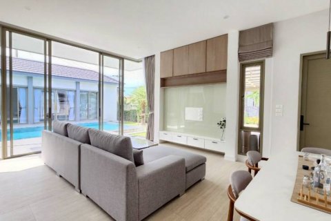 Вилла в Хуа Хине, Таиланд с 4 спальнями  № 132807 - фото 9