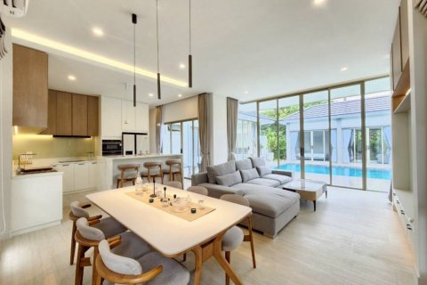 Вилла в Хуа Хине, Таиланд с 4 спальнями  № 132807 - фото 8