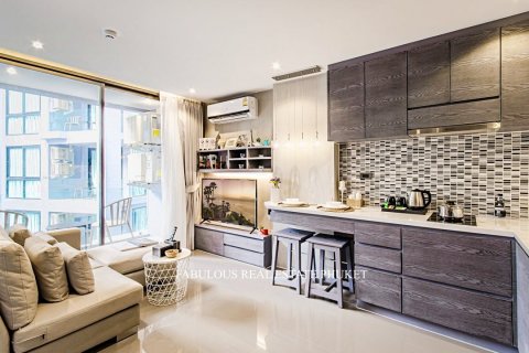 Condo in Kamala, Thailand, 1 bedroom  № 124235 - photo 1