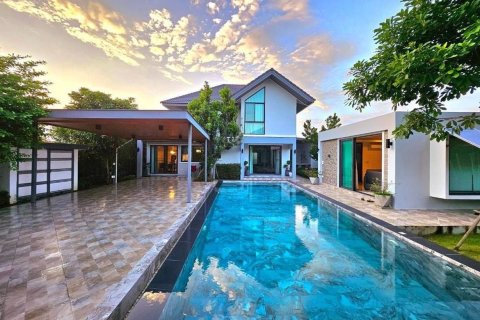 House in Chiang Mai, Thailand 5 bedrooms № 126150