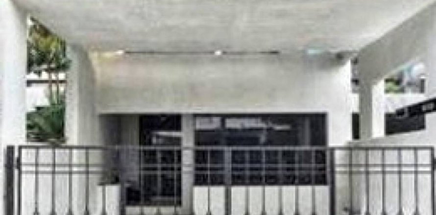 Townhouse in Bangkok, Thailand 3 bedrooms № 106791