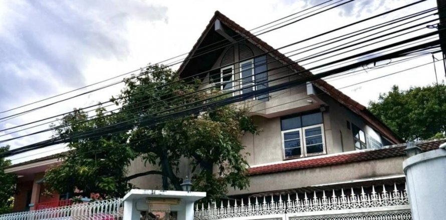 Дом в Бангкоке, Таиланд с 4 спальнями № 116166