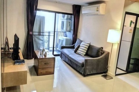 Condo à Phra Khanong, Bangkok, Thaïlande, 2 chambres  № 116163 - photo 1