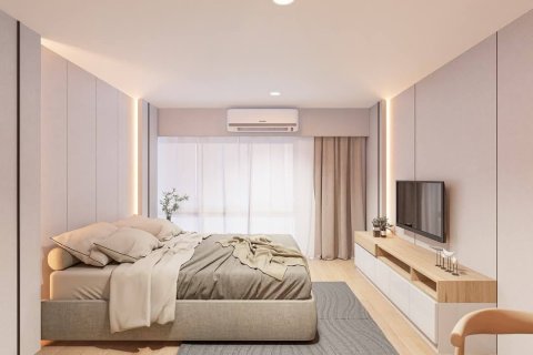 Condo in Huai Khwang, Bangkok, Thailand, 3 bedrooms  № 124060 - photo 2