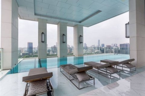 Condo in Pathum Wan, Bangkok, Thailand, 3 bedrooms № 124061 - photo 2