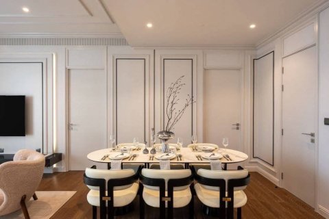 Condo in Pathum Wan, Bangkok, Thailand, 3 bedrooms № 124061 - photo 16