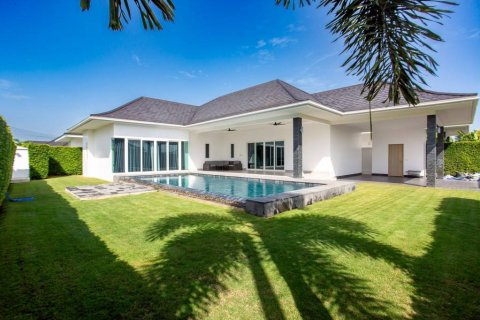Villa in Hua Hin, Thailand 3 bedrooms № 133030 - photo 2