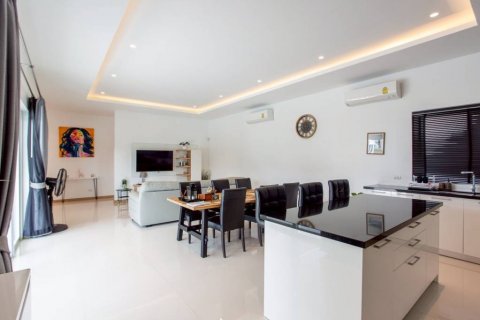 Villa in Hua Hin, Thailand 3 bedrooms № 133030 - photo 8