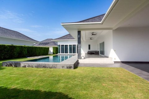 Villa in Hua Hin, Thailand 3 bedrooms № 133030 - photo 3