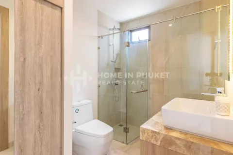House in Phuket, Thailand 3 bedrooms № 130876 - photo 25