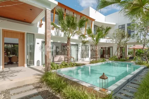 House in Phuket, Thailand 4 bedrooms № 130875 - photo 1