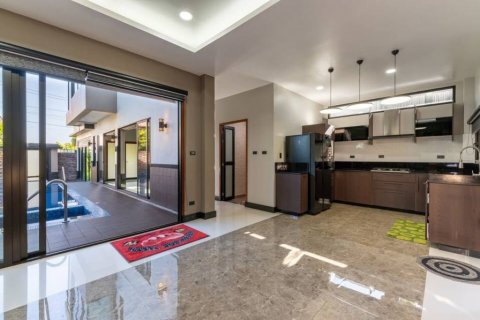 Villa in Rawai, Thailand 2 bedrooms № 85984 - photo 2