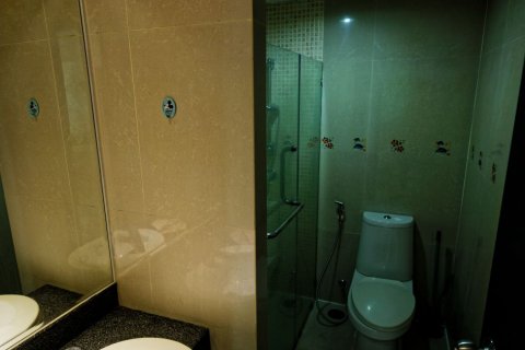 Кондоминиум с 2 спальнями в Дин Даенге, Бангкок, Таиланд № 123974 - фото 13