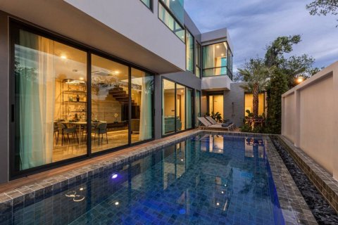 Вилла в Раваи, Таиланд с 4 спальнями  № 132583 - фото 1