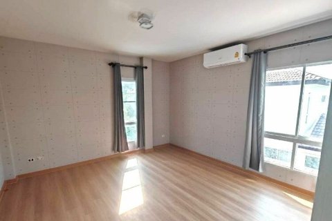 House in Lat Krabang, Bangkok, Thailand 4 bedrooms № 141989 - photo 6