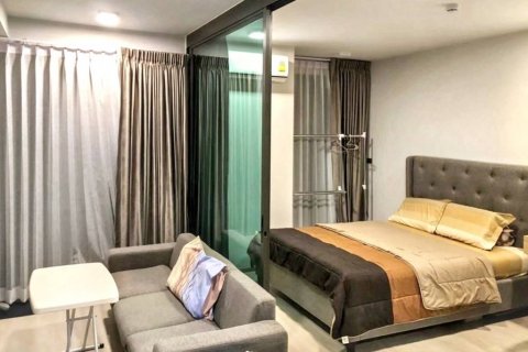 Condo à Khlong Toei, Bangkok, Thaïlande, 1 chambre № 104460 - photo 3