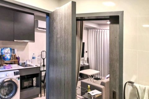 Condo à Khlong Toei, Bangkok, Thaïlande, 1 chambre № 104460 - photo 7