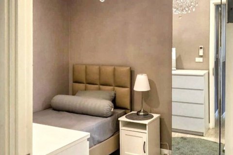 Condo in Bangkok, Thailand, 2 bedrooms  № 104461 - photo 9