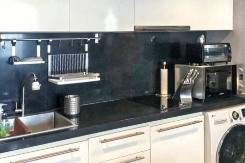 Condo in Bangkok, Thailand, 2 bedrooms  № 104461 - photo 5