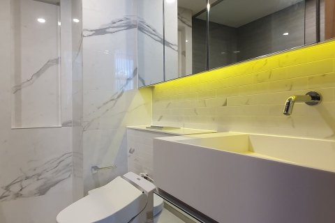 Кондоминиум с 2 спальнями в Бангкоке, Таиланд № 143646 - фото 4