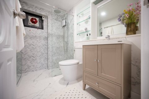 Кондоминиум с 2 спальнями в Бангкоке, Таиланд № 143643 - фото 11