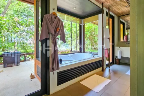 House in Phuket, Thailand 4 bedrooms № 131188 - photo 17