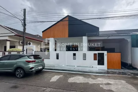 House in Chalong, Thailand 3 bedrooms № 131185 - photo 1