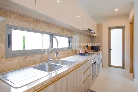 House in Phuket, Thailand 3 bedrooms № 131183 - photo 12