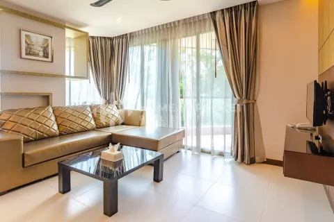 Condo in Bang Tao, Thailand, 2 bedrooms  № 131187 - photo 1
