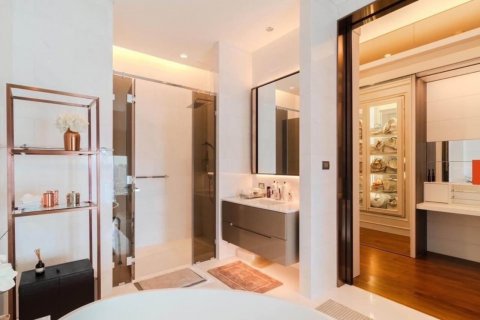 Condo in Pathum Wan, Bangkok, Thailand, 4 bedrooms  № 126493 - photo 15