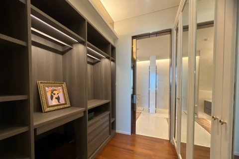 Condo in Pathum Wan, Bangkok, Thailand, 4 bedrooms  № 126493 - photo 16