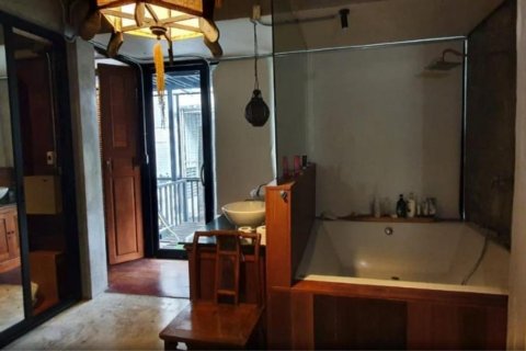 Condo in Bang Rak, Bangkok, Thailand, 4 bedrooms  № 123743 - photo 4