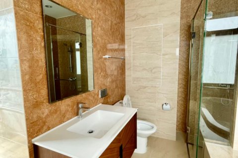 Condo à Watthana, Bangkok, Thaïlande, 3 chambres  № 123745 - photo 12