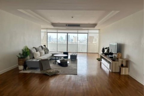 Condo in Watthana, Bangkok, Thailand, 4 bedrooms  № 123694 - photo 9