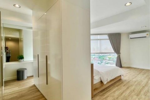 Condo in Watthana, Bangkok, Thailand, 4 bedrooms  № 123694 - photo 2