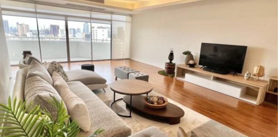 Condo in Watthana, Bangkok, Thailand, 4 bedrooms  № 123694