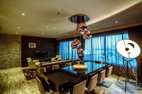 Condo in Khlong Toei, Bangkok, Thailand, 3 bedrooms  № 123744 - photo 10