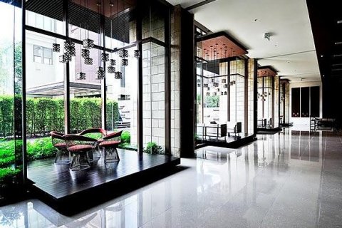 Condo in Khlong Toei, Bangkok, Thailand, 3 bedrooms  № 123744 - photo 3