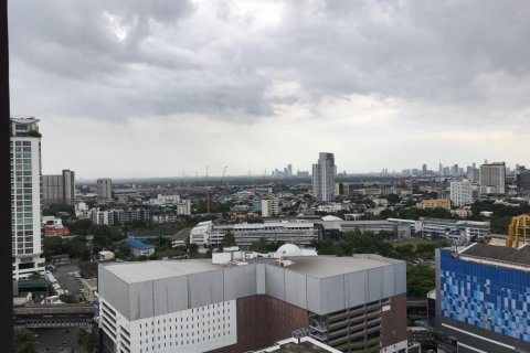 Condo in Bangkok, Thailand, 2 bedrooms  № 132410 - photo 8