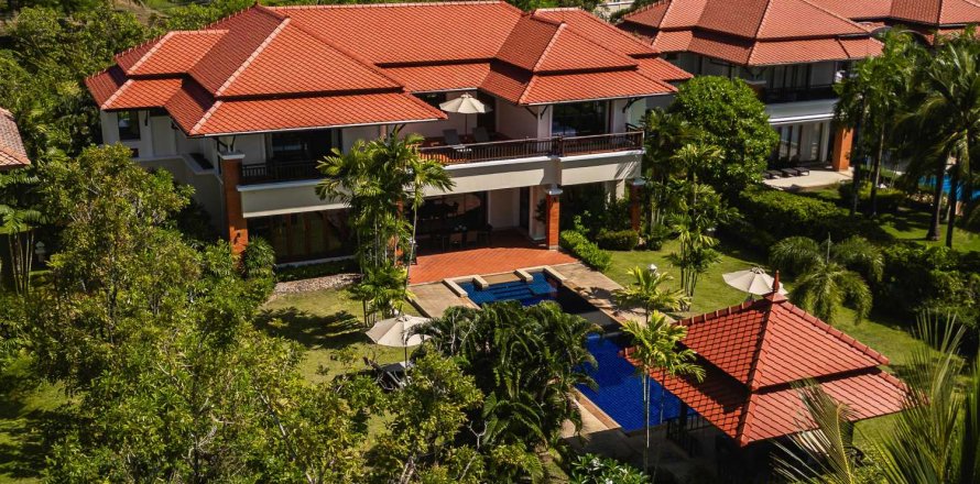 House in Bang Tao, Thailand 4 bedrooms № 84890