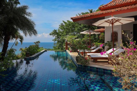 House in Kata, Thailand 6 bedrooms № 124080 - photo 2