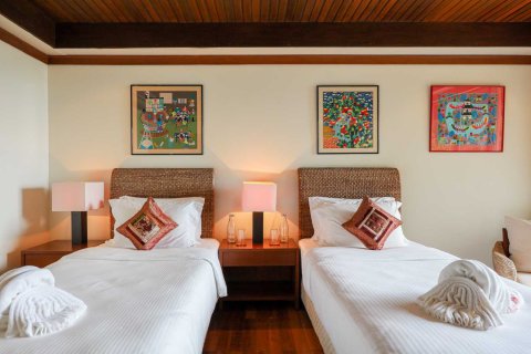 House in Kata, Thailand 6 bedrooms № 124080 - photo 30